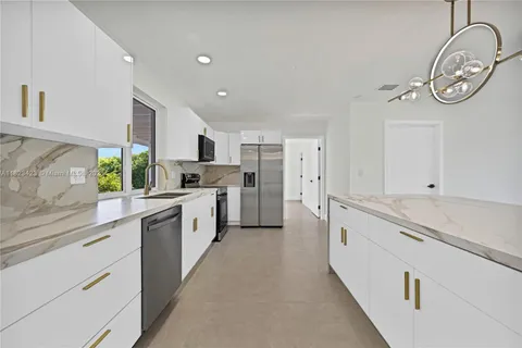 3917 Adams St, Hollywood FL 33021