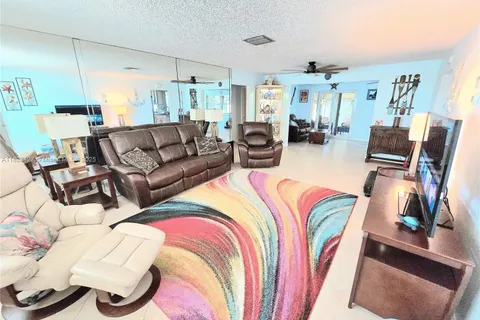 1711 SW 22nd St, Boynton Beach FL 33426