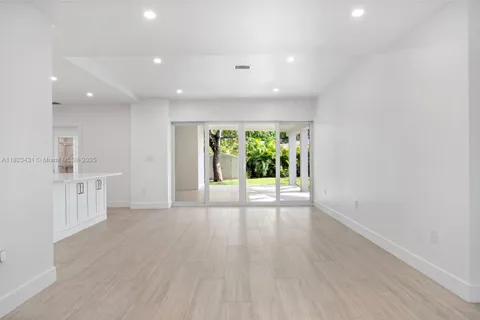 1617 Washington St, Hollywood FL 33020