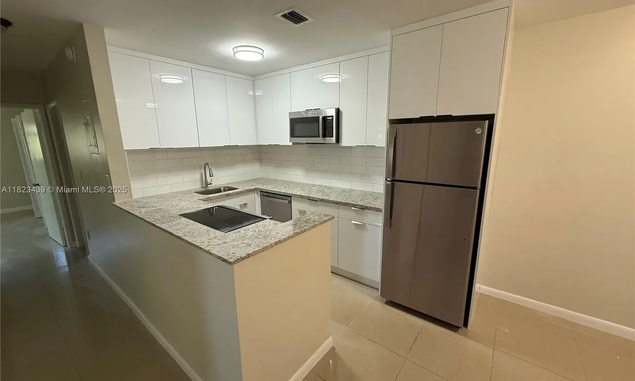 1017 SE 22nd Ave # 207, Pompano Beach FL 33062