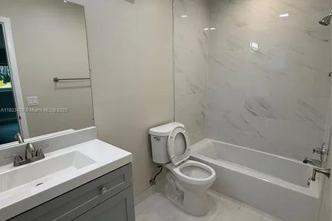 1017 SE 22nd Ave # 207, Pompano Beach FL 33062