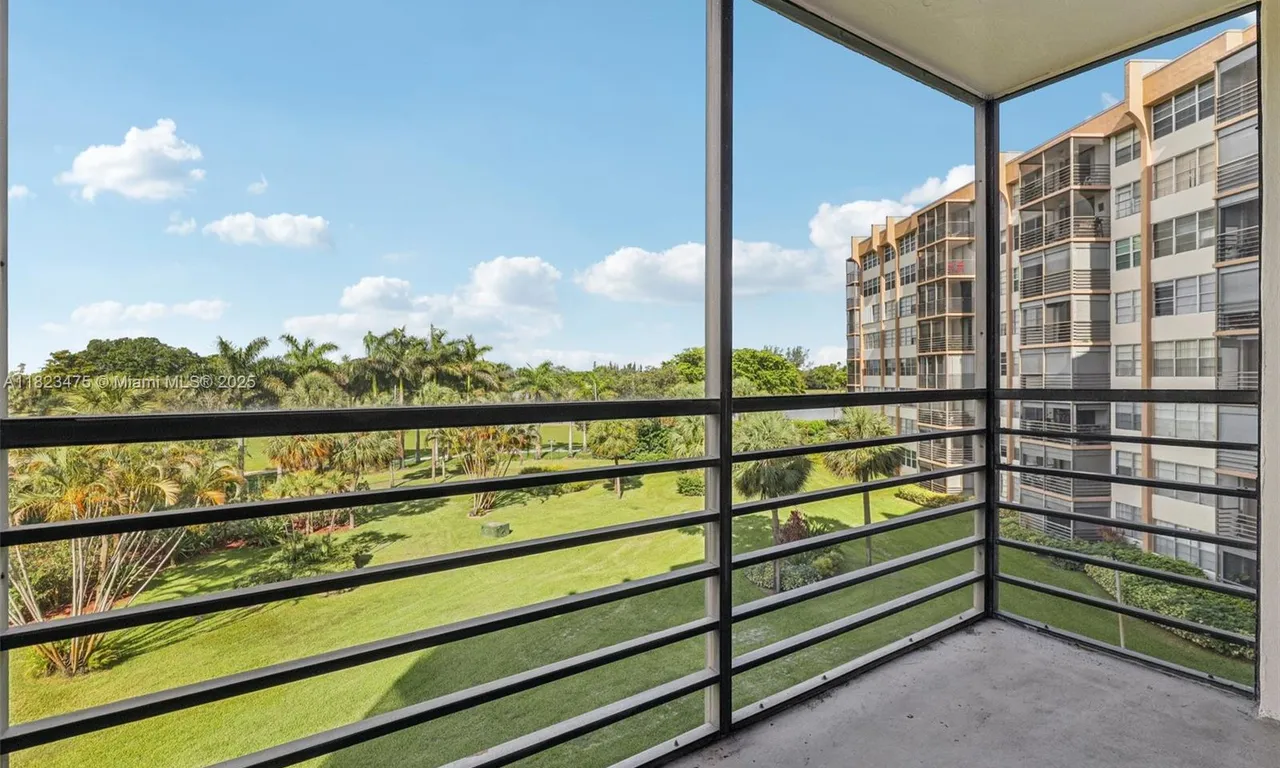 900 Saint Charles Pl # 420, Pembroke Pines FL 33026
