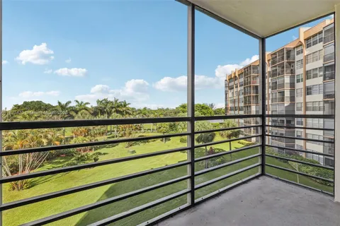 900 Saint Charles Pl # 420, Pembroke Pines FL 33026
