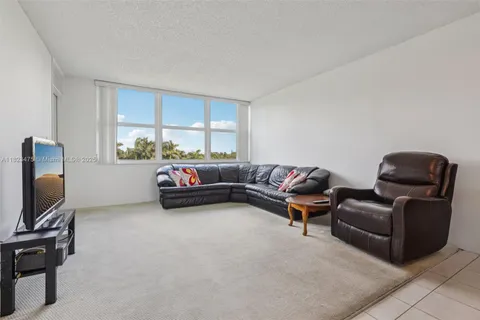 900 Saint Charles Pl # 420, Pembroke Pines FL 33026