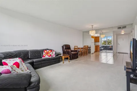 900 Saint Charles Pl # 420, Pembroke Pines FL 33026