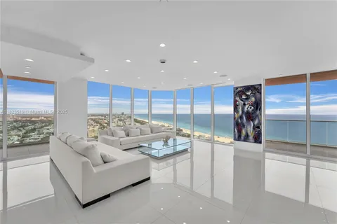 300 S Pointe Dr # 3405, Miami Beach FL 33139