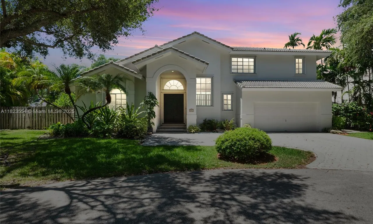 6670 SW 69th Ln, South Miami FL 33143