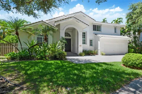 6670 SW 69th Ln, South Miami FL 33143