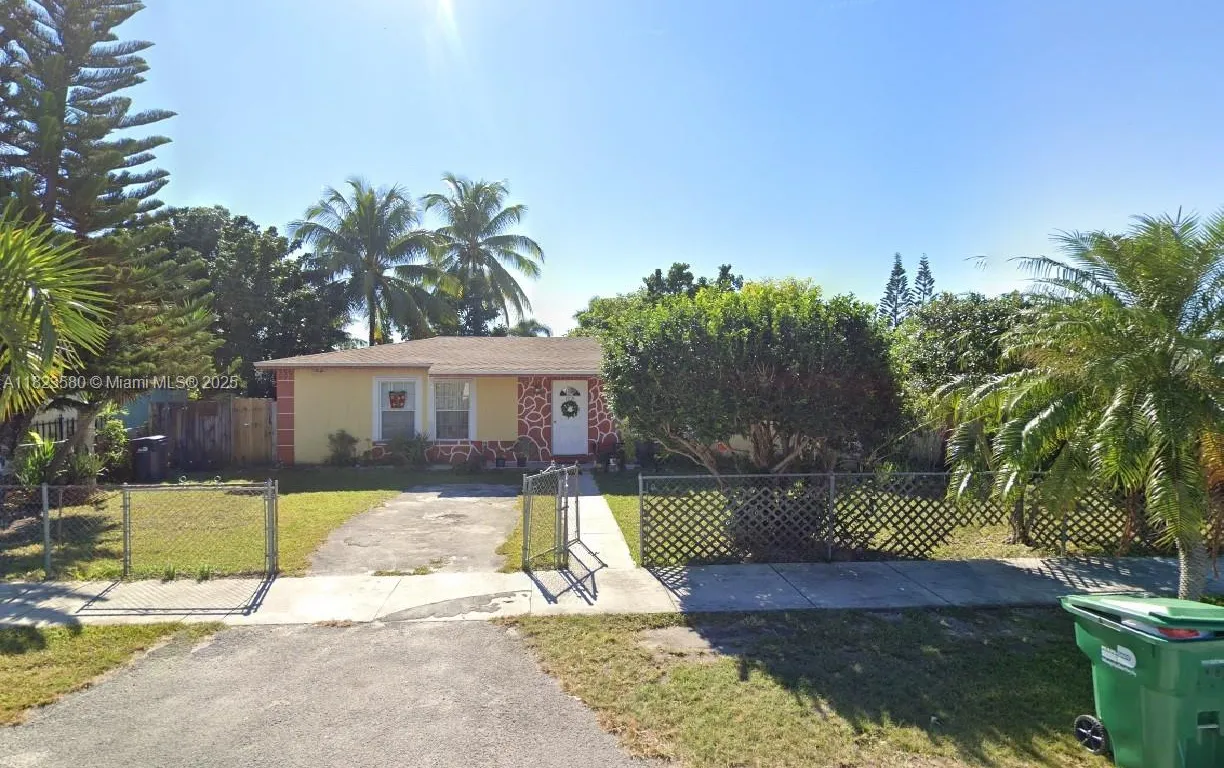 15724 SW 304th Ter, Homestead FL 33033