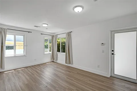 655 85th St # 1, Miami Beach FL 33141