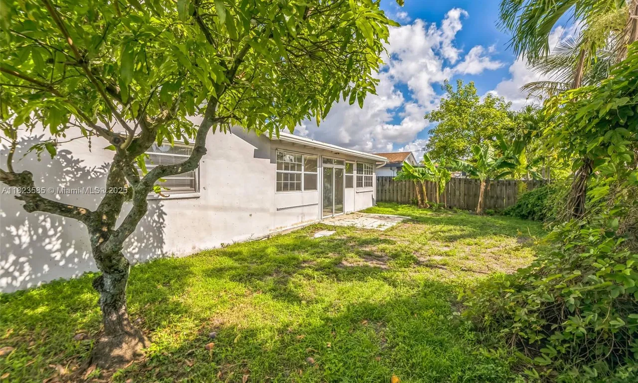 22226 SW 62nd Ave, Boca Raton FL 33428