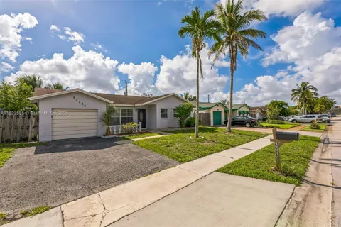 22226 SW 62nd Ave, Boca Raton FL 33428