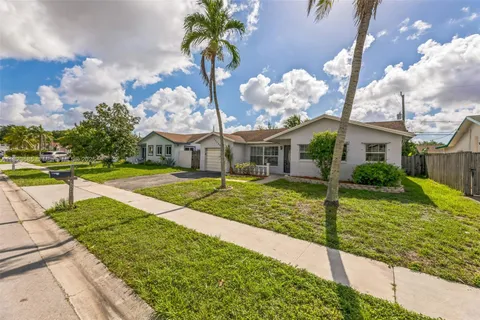 22226 SW 62nd Ave, Boca Raton FL 33428