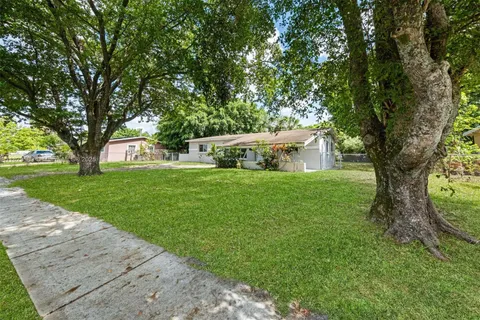 3841 NW 7th Ct, Lauderhill FL 33311