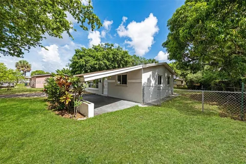 3841 NW 7th Ct, Lauderhill FL 33311