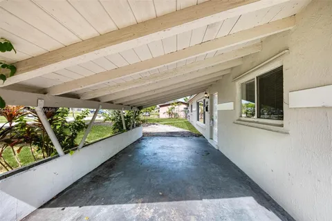 3841 NW 7th Ct, Lauderhill FL 33311