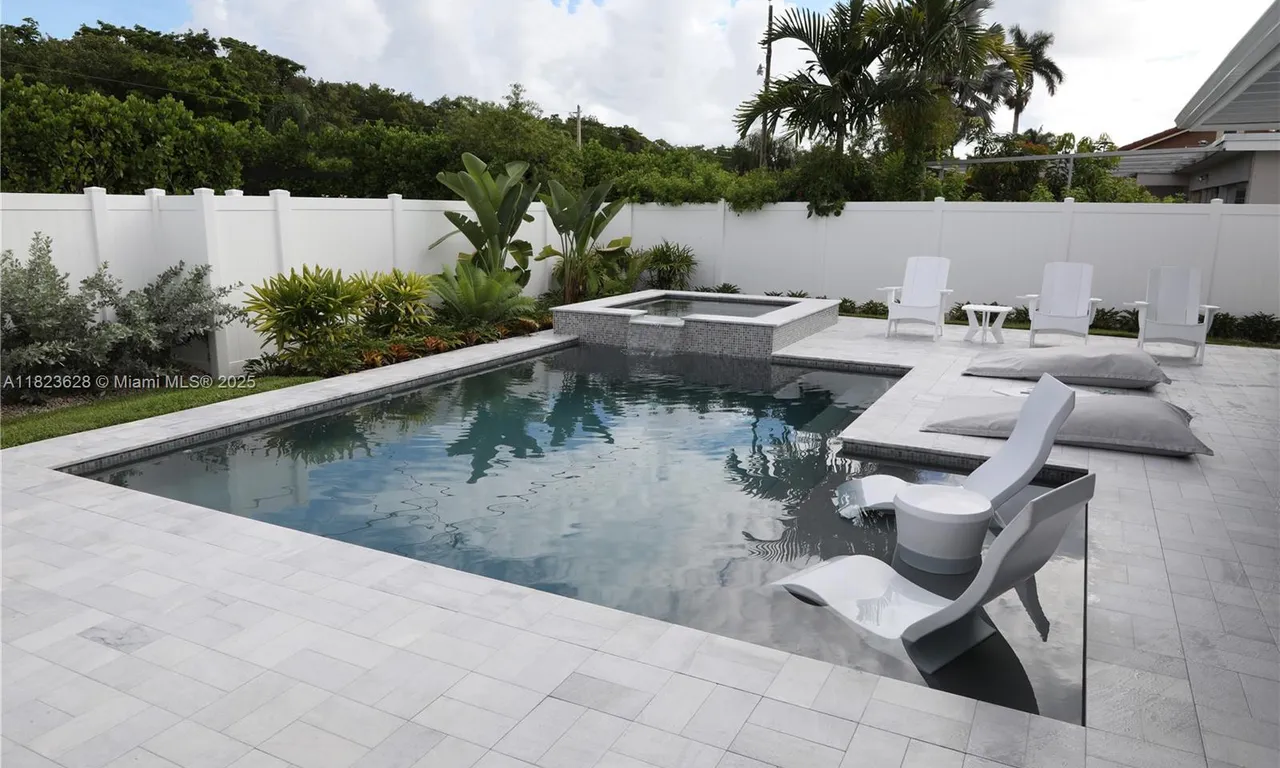 1321 Garfield St, Hollywood FL 33019