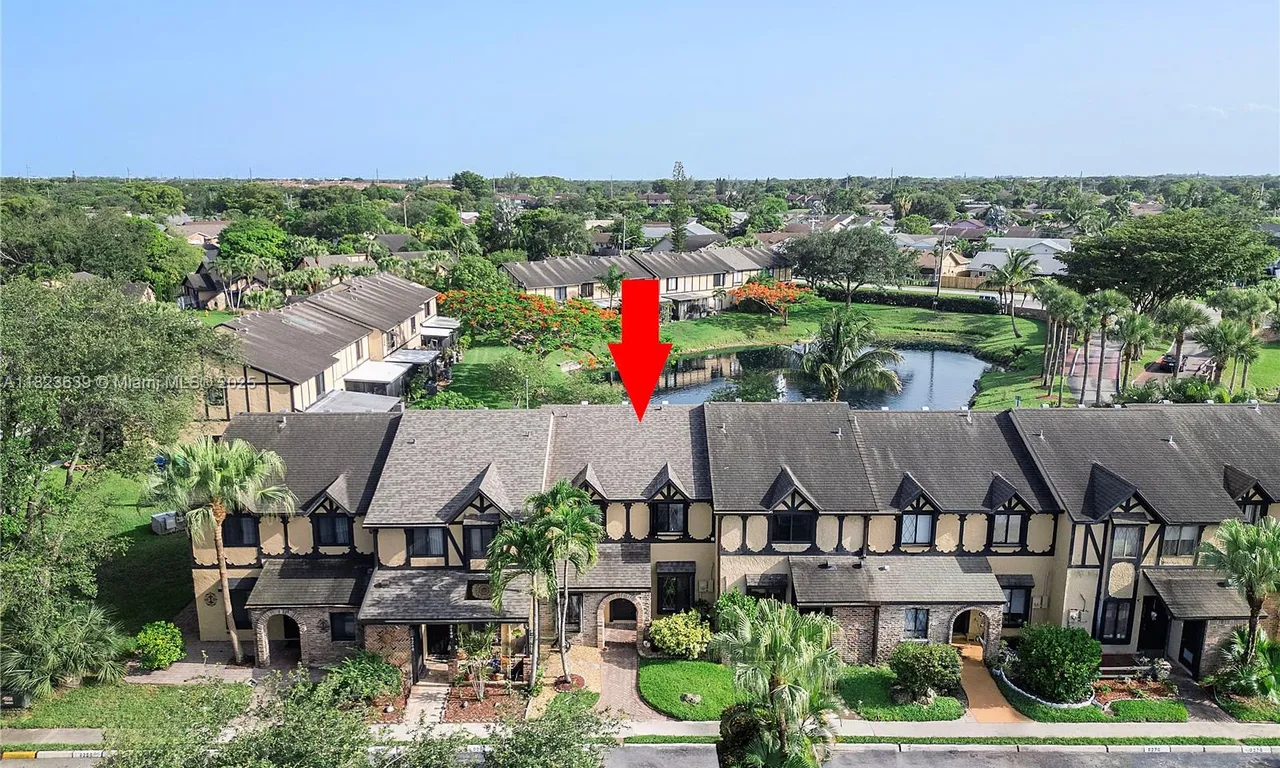 9264 NW 49th Pl, Sunrise FL 33351