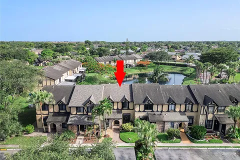 9264 NW 49th Pl, Sunrise FL 33351