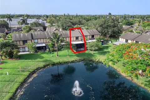 9264 NW 49th Pl, Sunrise FL 33351
