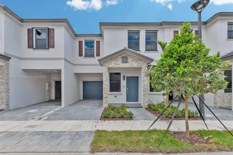 523 SW 19th Ter, Fort Lauderdale FL 33312