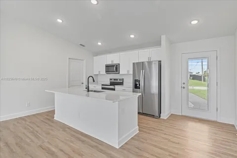 1220 NW 14th PL, Cape Coral FL 33993