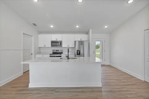 1220 NW 14th PL, Cape Coral FL 33993