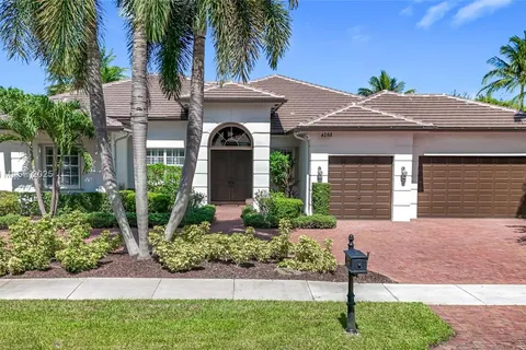 4268 SW 141st Ave, Davie FL 33330