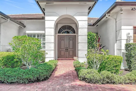 4268 SW 141st Ave, Davie FL 33330
