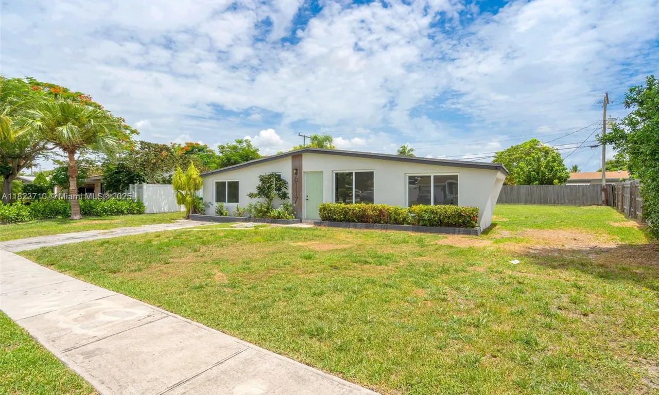 6117 NW 9th St, Margate FL 33063