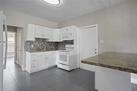 5900 SW 62nd Ter, South Miami FL 33143