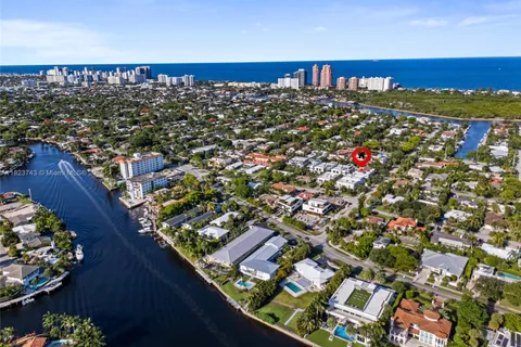 2515 NE 18th St, Fort Lauderdale FL 33305