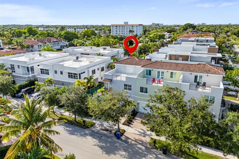 2515 NE 18th St, Fort Lauderdale FL 33305