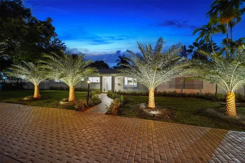 11530 NE 7th Ave, Biscayne Park FL 33161