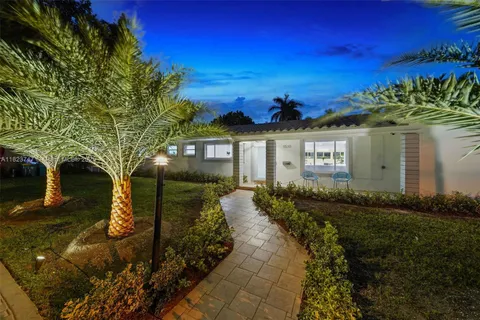 11530 NE 7th Ave, Biscayne Park FL 33161