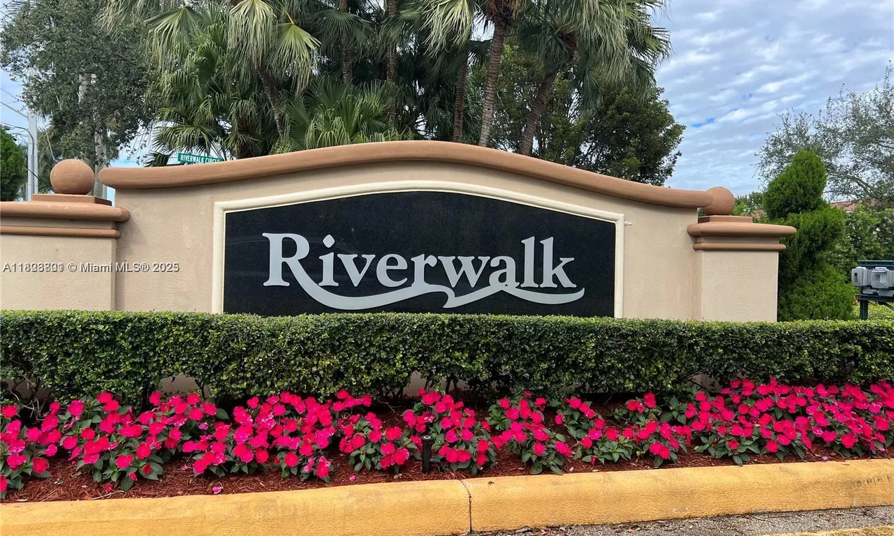 185 Riverwalk Cir, Sunrise FL 33326