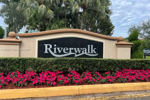 185 Riverwalk Cir, Sunrise FL 33326