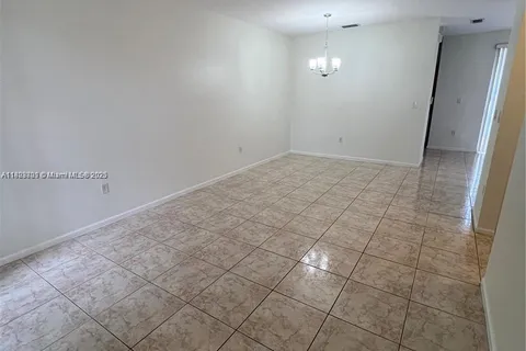 185 Riverwalk Cir, Sunrise FL 33326