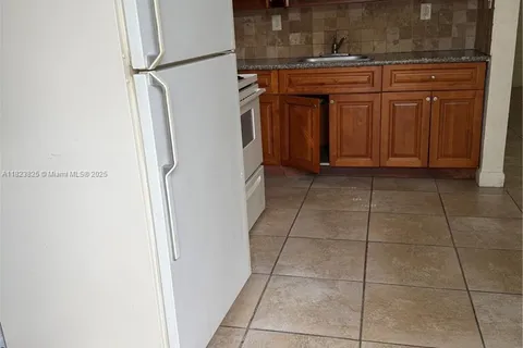 640 NW 10th Ter # 5, Fort Lauderdale FL 33311