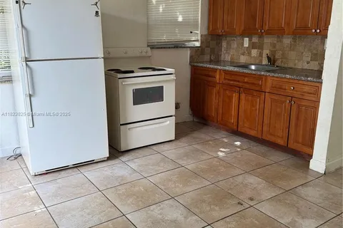 640 NW 10th Ter # 5, Fort Lauderdale FL 33311