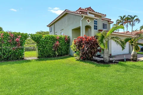 550 NW 107th Ave, Pembroke Pines FL 33026