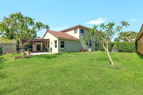 550 NW 107th Ave, Pembroke Pines FL 33026