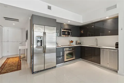 31 SE 6th St # 1707, Miami FL 33131