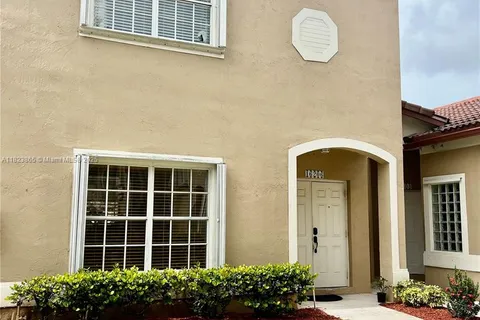 16206 Emerald Cove Rd, Weston FL 33331
