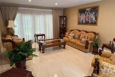 6651 SW 91st Ave, Miami FL 33173