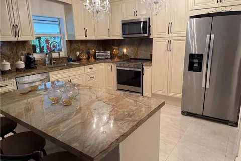 6651 SW 91st Ave, Miami FL 33173