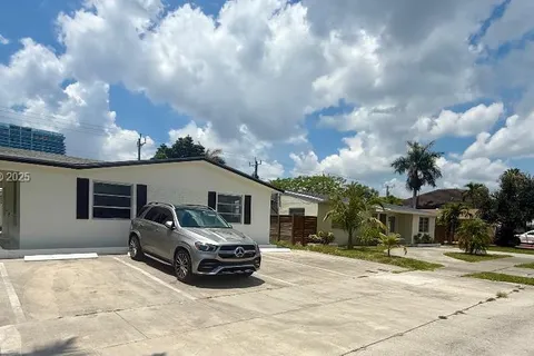 1100 NE 2nd St # 2, Hallandale Beach FL 33009