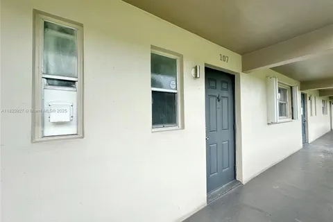 8001 Fairview Dr # 107, Tamarac FL 33321