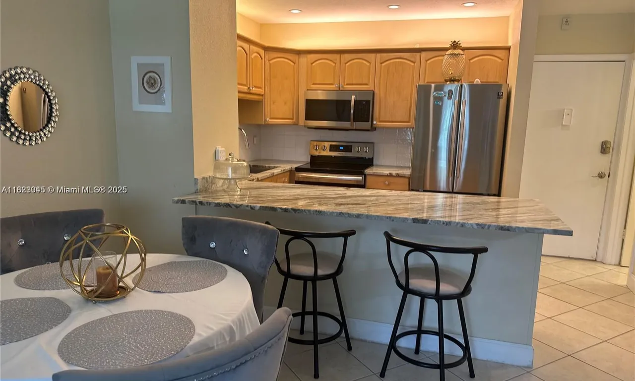 1520 Mckinley St # 103E, Hollywood FL 33020