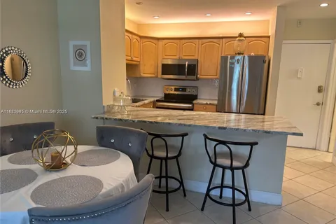 1520 Mckinley St # 103E, Hollywood FL 33020